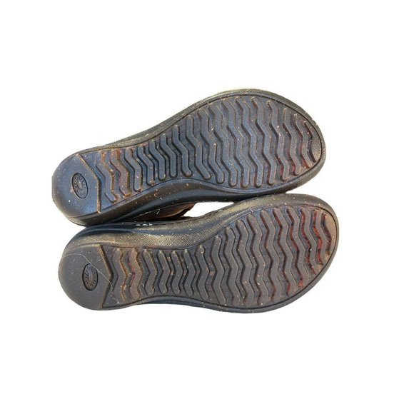 Ugg Kaylana Boots: womans 6 or kids 4 - Picture 5 of 7